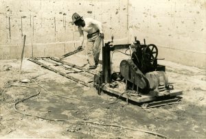記録写真 《機械化された露天平場掘りの採石場》|1960年前後|大谷石材協同組合蔵 (C)Ooya Stone Cooperative