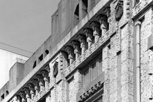 旧・宇都宮商工会議所、南立面の上部|1979年|宇都宮市中央本町 撮影=藤原設計事務所 (C)Fujiwara Architect & Associates