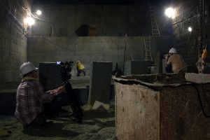 坑内掘りの取材(大谷石産業 地下採掘場「石の里 希望」)|2016年|宇都宮市大谷町 撮影=宇都宮美術館「石の街うつのみや」展 調査・撮影チーム (C)Utsunomiya Museum of Art